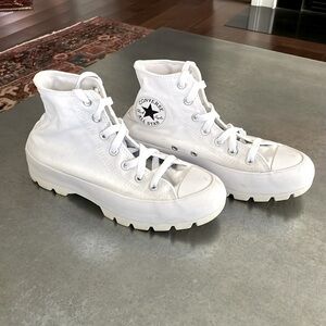 Converse Women’s Chuck Taylor All Star Lugged High To Sneaker - 7.5